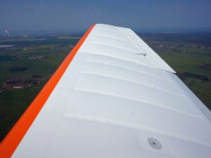 Die neue Bespannung im Flug.